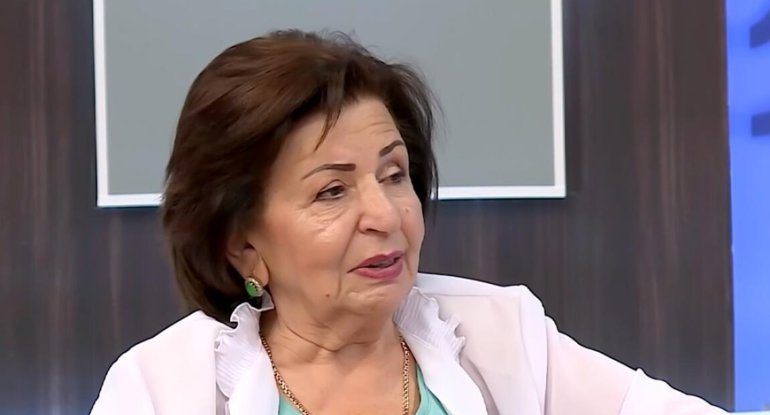 "Sakit dur, mənə cavab vermə" -&nbsp;Əməkdar artist əsəbiləşdi