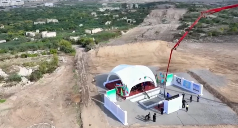 Füzuli məscidinin təməli qoyulub