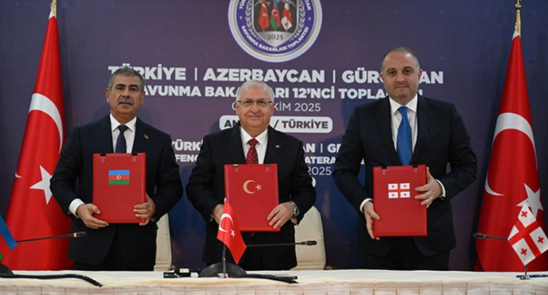 Türkiyə-Azərbaycan-Gürcüstan müdafiə nazirlərinin görüşü keçirilib