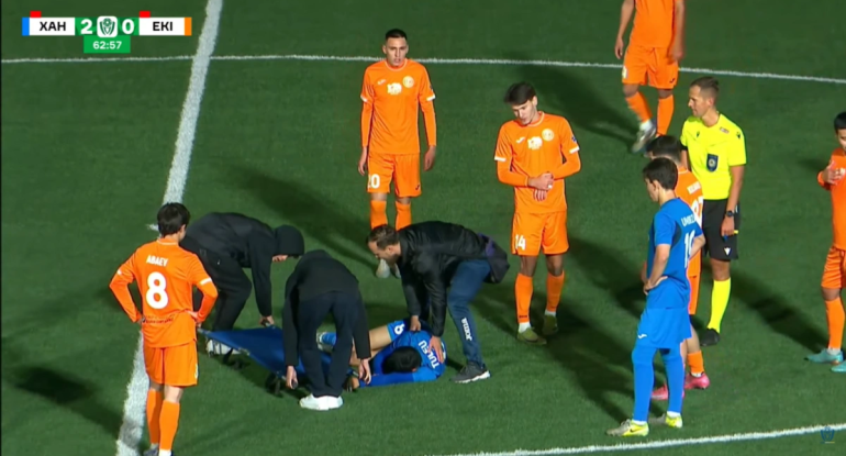 Gənc futbolçu oyun zamanı öldü