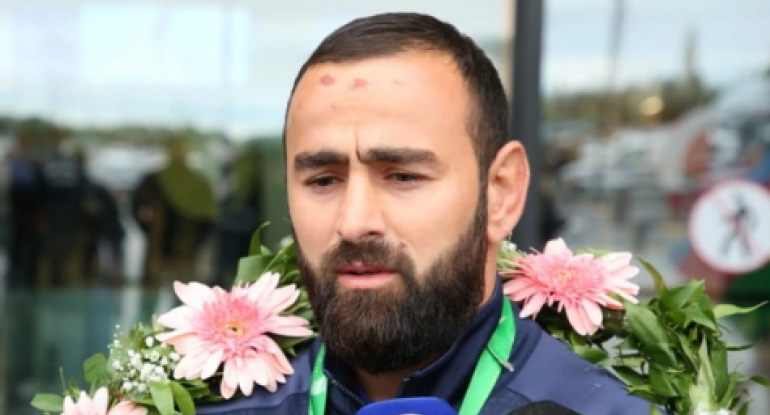 Dördqat dünya çempionu olan Azərbaycan güləşçisi karyerasını başa vurub