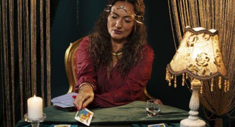 25 oktyabr üçün Tarot bürclər proqnozu - tale sənə irəliləmək siqnalı verir