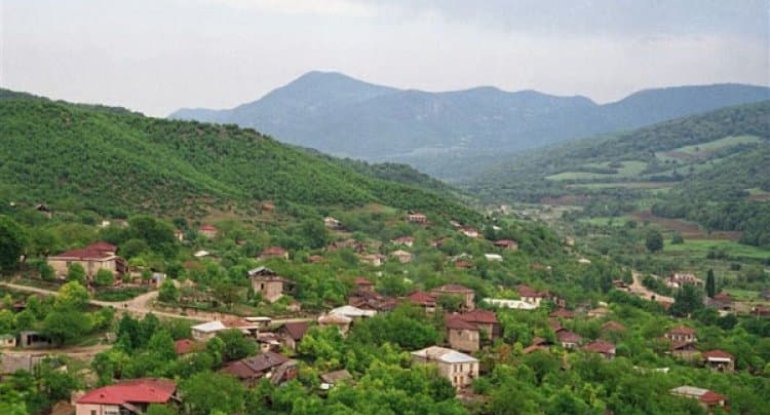 Növbəti köç karvanı Qırmızı Bazar qəsəbəsinə çatıb