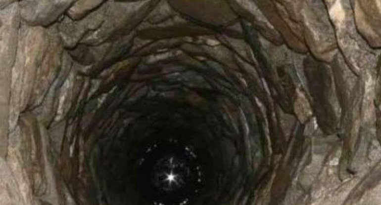Bir yaşlı körpə su quyusuna düşərək öldü