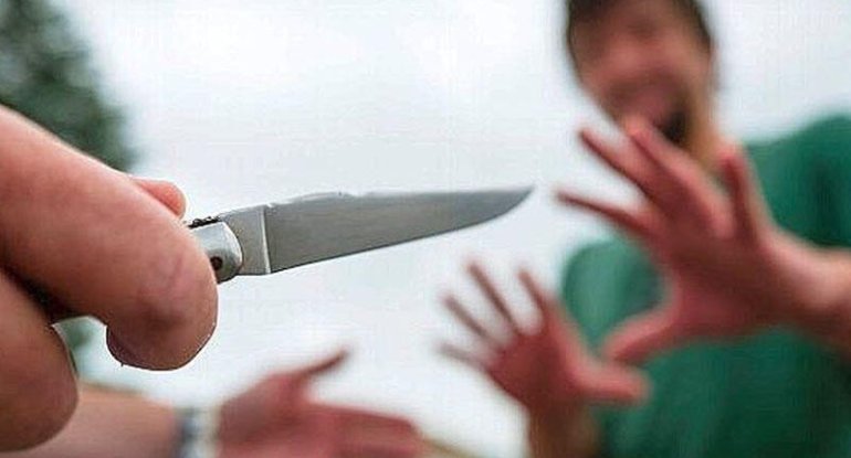 Qardaşını uşağının gözləri qarşısında öldürdü
