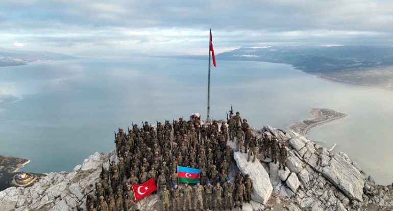 Hərbi qulluqçularımızın iştirak etdiyi &ldquo;Dağ komando kursu&rdquo; başa çatdı