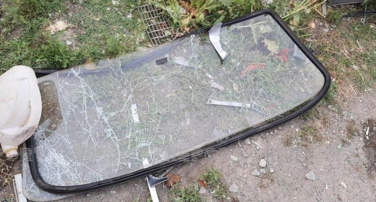 Sumqayıtda avtomobil kanala düşüb, xəsarət alanlar var - FOTO