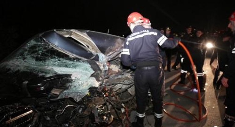 İki nəfərin öldüyü ağır qəza: "Yavaş sür, tikəmizi tapmayacaqlar" - Video