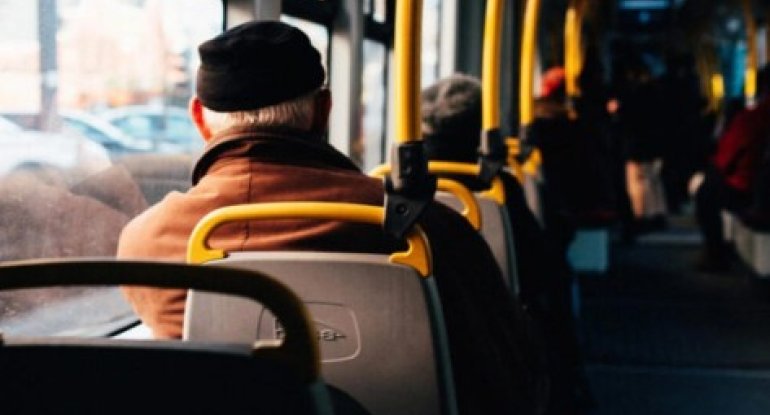 Azərbaycanda sərnişin mikroavtobusda öldü