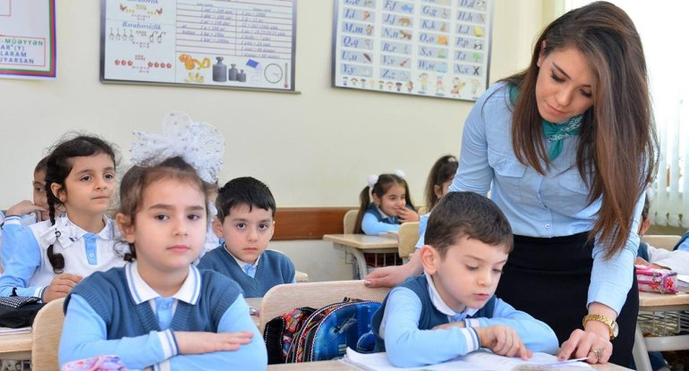 Müəllimlər məktəbdə daha uzun müddət qalsa, təhsili nə gözləyir?