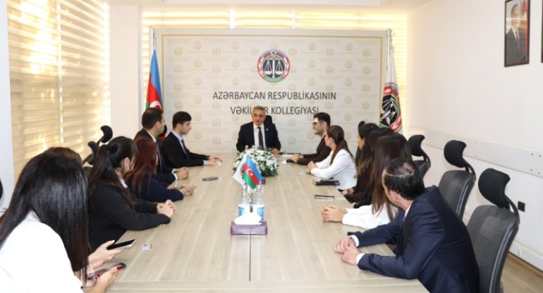 Vəkillər Kollegiyasının sədri işə yeni qəbul edilən vəkil köməkçiləri ilə görüşüb