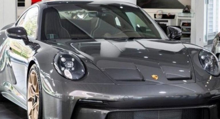 Bakıda avtomobil sexində GÜCLÜ YANĞIN: "Porsche" bir anda alovlandı