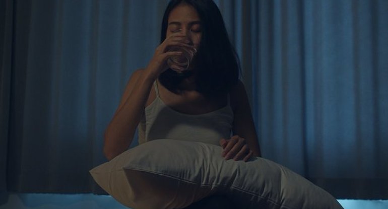 Gecə saatlarında oyananda necə yenidən yuxuya getmək olar?