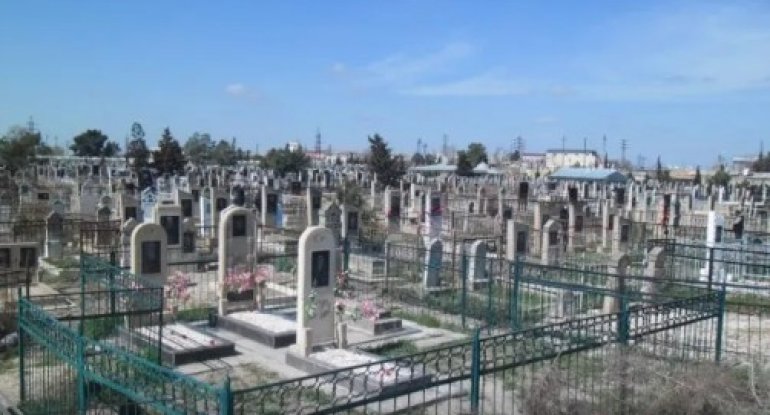 Bakıda qəbiristanlıqda kişi meyiti tapıldı