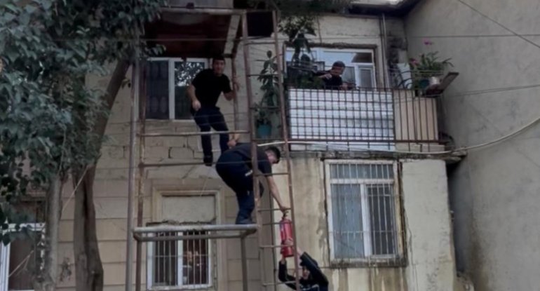 Cəlilabadda yanğının qarşısını polis əməkdaşları aldılar - FOTO