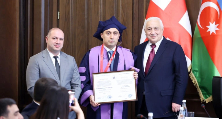 Emin Əmrullayev bu universitetin fəxri doktoru oldu