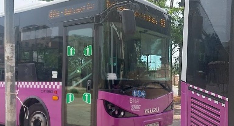 Bakıda marşrut avtobusunda dava, sürücü döyüldü