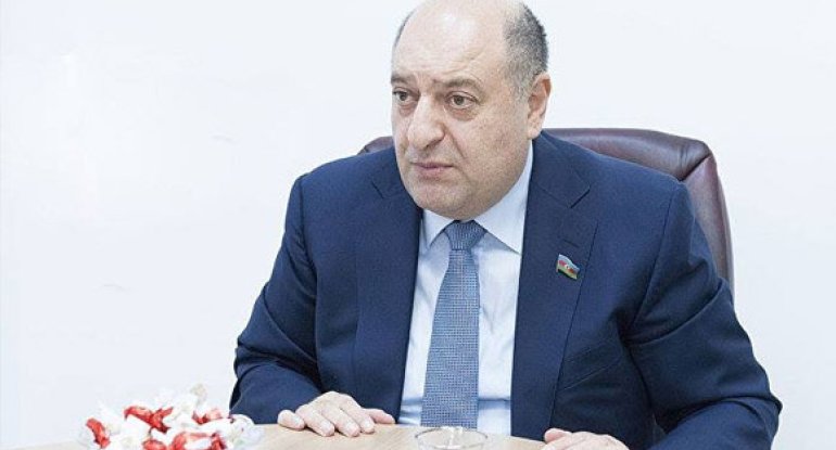 Komitə sədri: Kifayət qədər nəzarət etmirlər, məktəblərin yaxınlığında siqaret satırlar