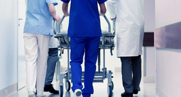 Avtomobilin vurduğu piyada xəstəxanada öldü