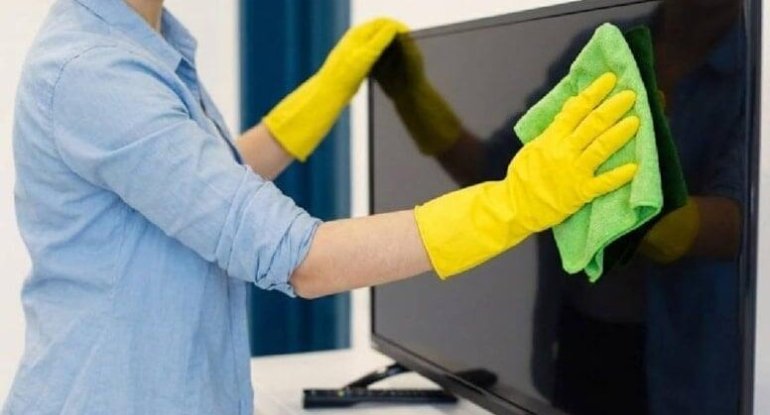 Televizoru belə silənlər diqqətli olsun: Ekrana zərər verə bilərsiniz