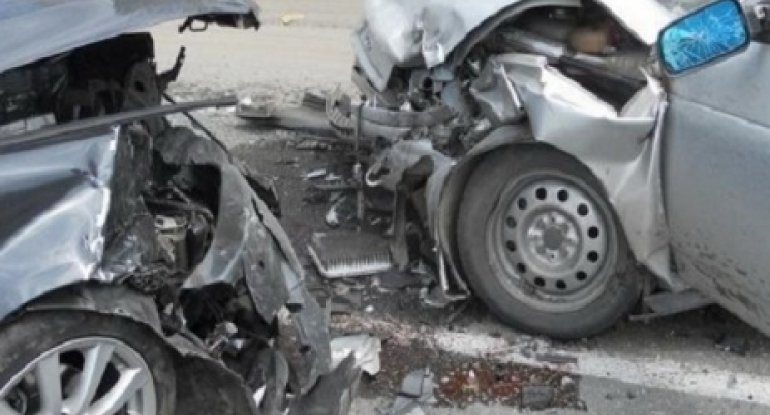Kürdəxanıda avtomobillər toqquşub: 19 yaşlı gənc ölüb - FOTO