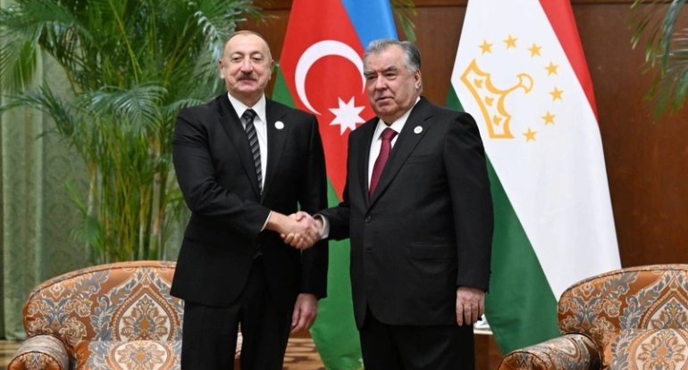 Emoməli Rəhmon Azərbaycan liderini təbrik edib