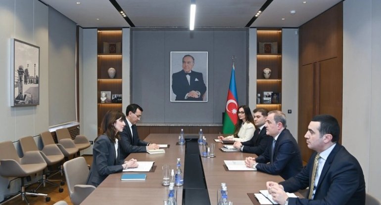 Ceyhun Bayramov diplomatik fəaliyyəti başa çatan Vladanka Andreyevanı qəbul edib