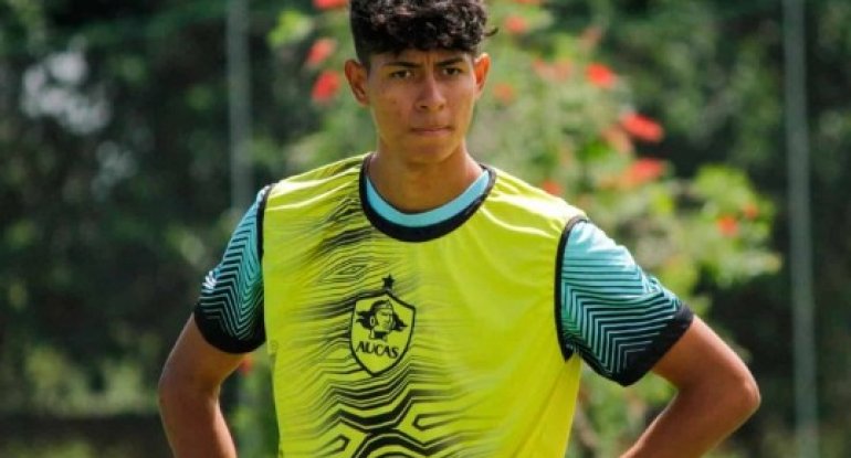 "Bavariya" 17 yaşlı futbolçu ilə müqavilə imzalamaq üçün razılığa gəlib