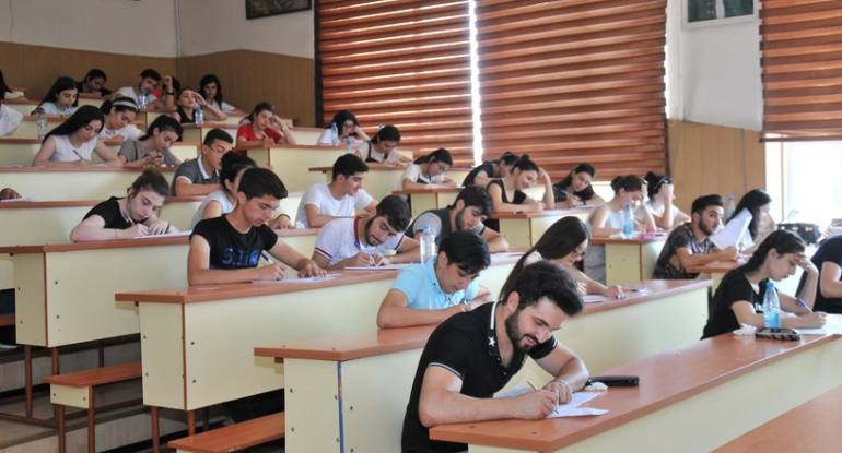 Bu il 900-dən çox tələbə yerdəyişmə edib