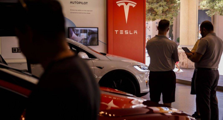 &ldquo;Tesla&rdquo;nın satışları azalıb