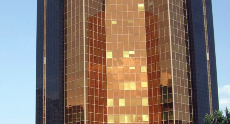 Azərbaycan iqtisadiyyatına kredit qoyuluşunda özəl bankların payı 70 %-i ötüb