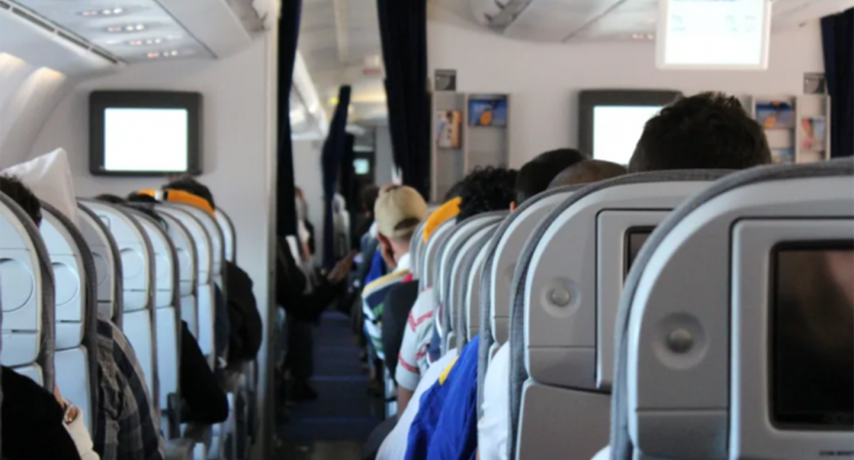 Ankara-Bakı təyyarəsində dava - Aeroporta enən kimi həbs olundu