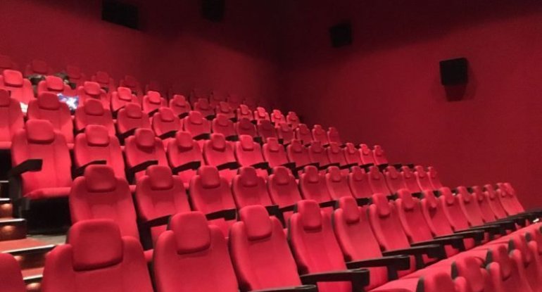 Kinoteatr oturacaqları niyə&nbsp;qırmızı rəngdədir?