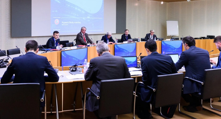 UEFA "Bavariya"nı cəzalandırdı