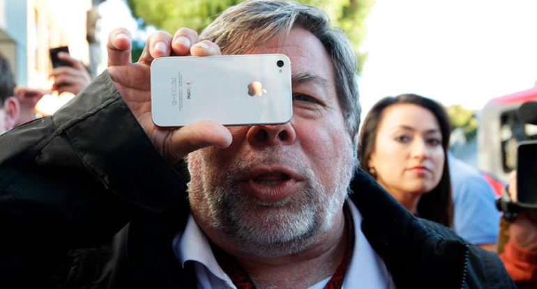iPhone 4-ə tələbat təxminən 1000% artıb