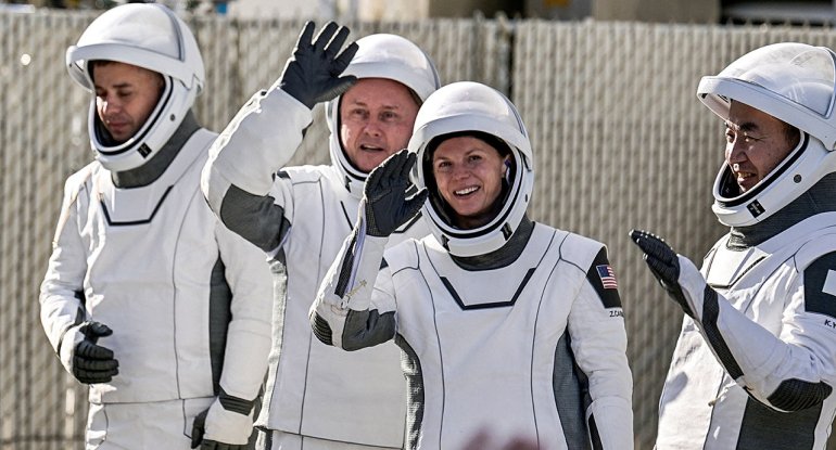 NASA tarixdə ilk dəfə olaraq bir astronavtı orbitdən təxliyə edir