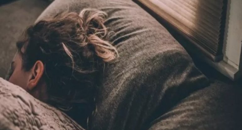 Məktəbdə dərslərin erkən başlaması şagirdlərdə depressiya riskini artırır?