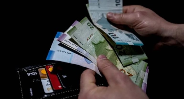 Minimum maaş Azərbaycanda 21 ildə nə qədər artıb? - CƏDVƏL