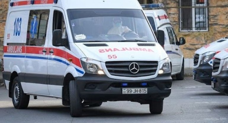 Bakıda qəfil halı pisləşən gənc qız yolda öldü