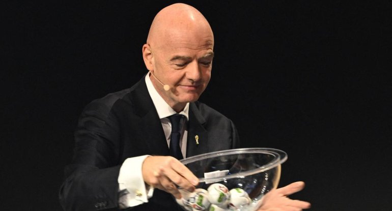 FIFA prezidentinin maaşı 4 dəfə artıb: Nə qədər qazanıb?
