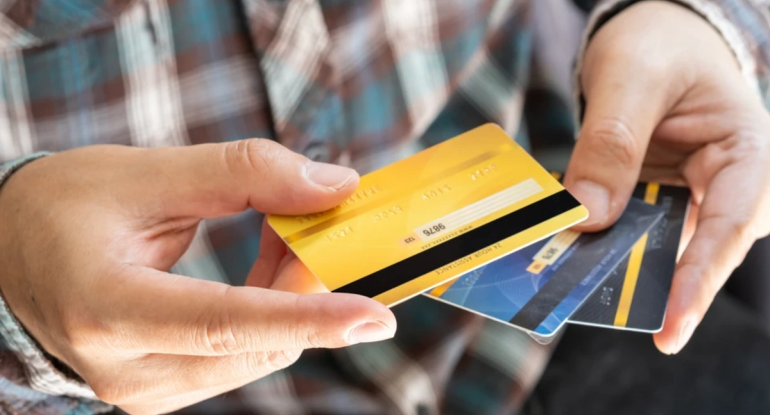 Bu şəxslərə bank hesabı açmaqla bağlı qadağa qoyula bilər