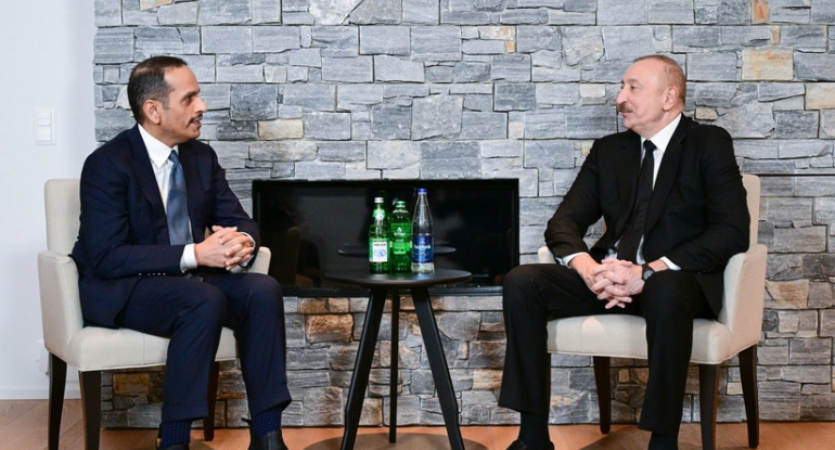 Prezident İlham Əliyev Davosda Qətərin Baş naziri və xarici işlər naziri ilə görüşüb