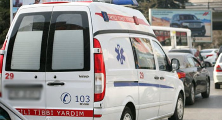 Təcili yardım ağır xəstə olan azyaşlını yolda düşürdü - Video