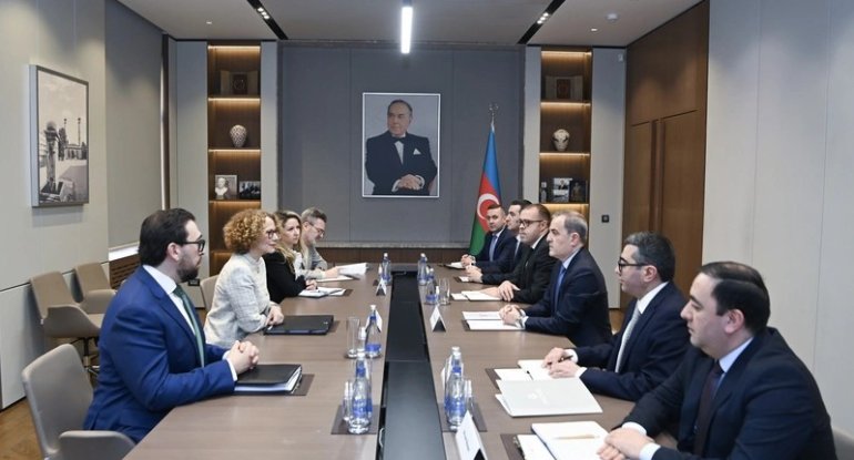 Ceyhun Bayramov NATO Baş katibinin müavini ilə görüşüb