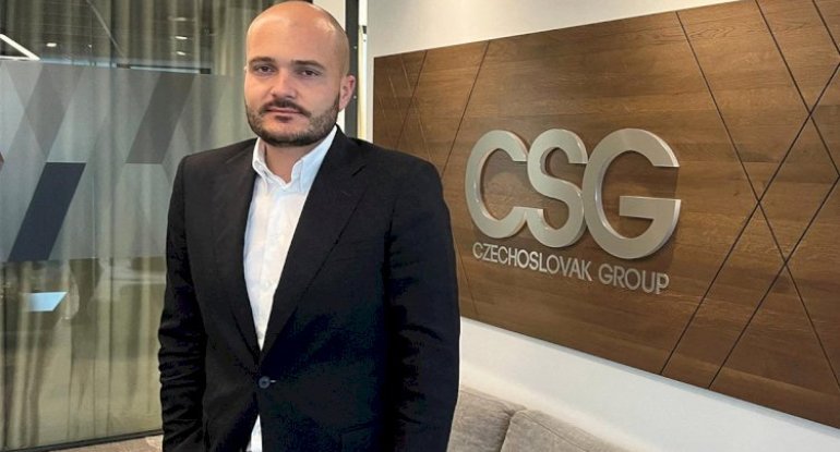 O, 40 yaşına qədər milyarder olmuş 3 nəfərdən biridir
