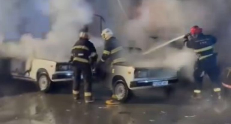 Avtomobil sexində yanğın: &ldquo;07&rdquo; markalı maşın yandı - VİDEO