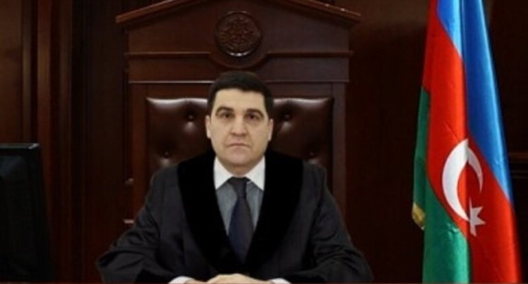 Bakıda məhkəmə sədrinin oğlu arvadını bıçaqlayıb özünü binadan atdı - TƏFƏRRÜAT