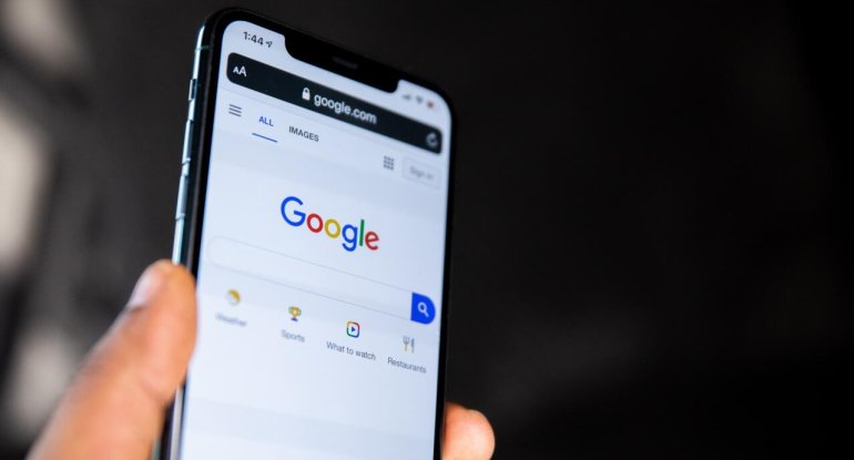 "Google" istifadəçilərini gizlicə dinləyir? - Məhkəməyə verildi