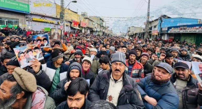 Pakistanlılar İrana dəstək məqsədilə mitinq keçiriblər