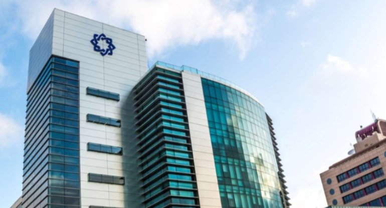 Azərbaycanda 2 bank birləşir? - Əməkdaşlar yeni iş yerlərində otururlar